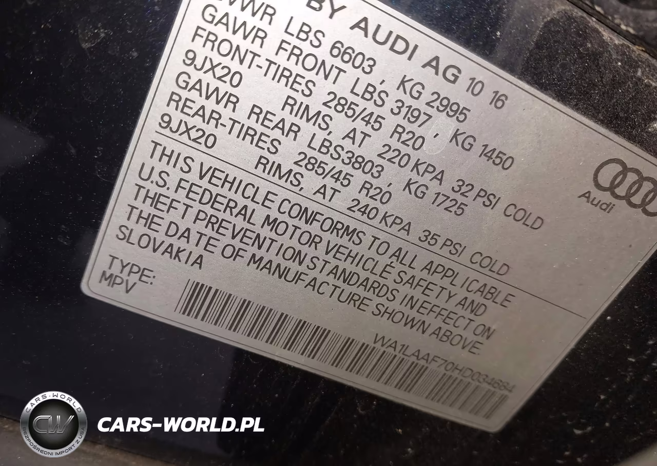 2017 Audi Q7 3.0T Premium VIN:WA1LAAF70HD034684 - 9
