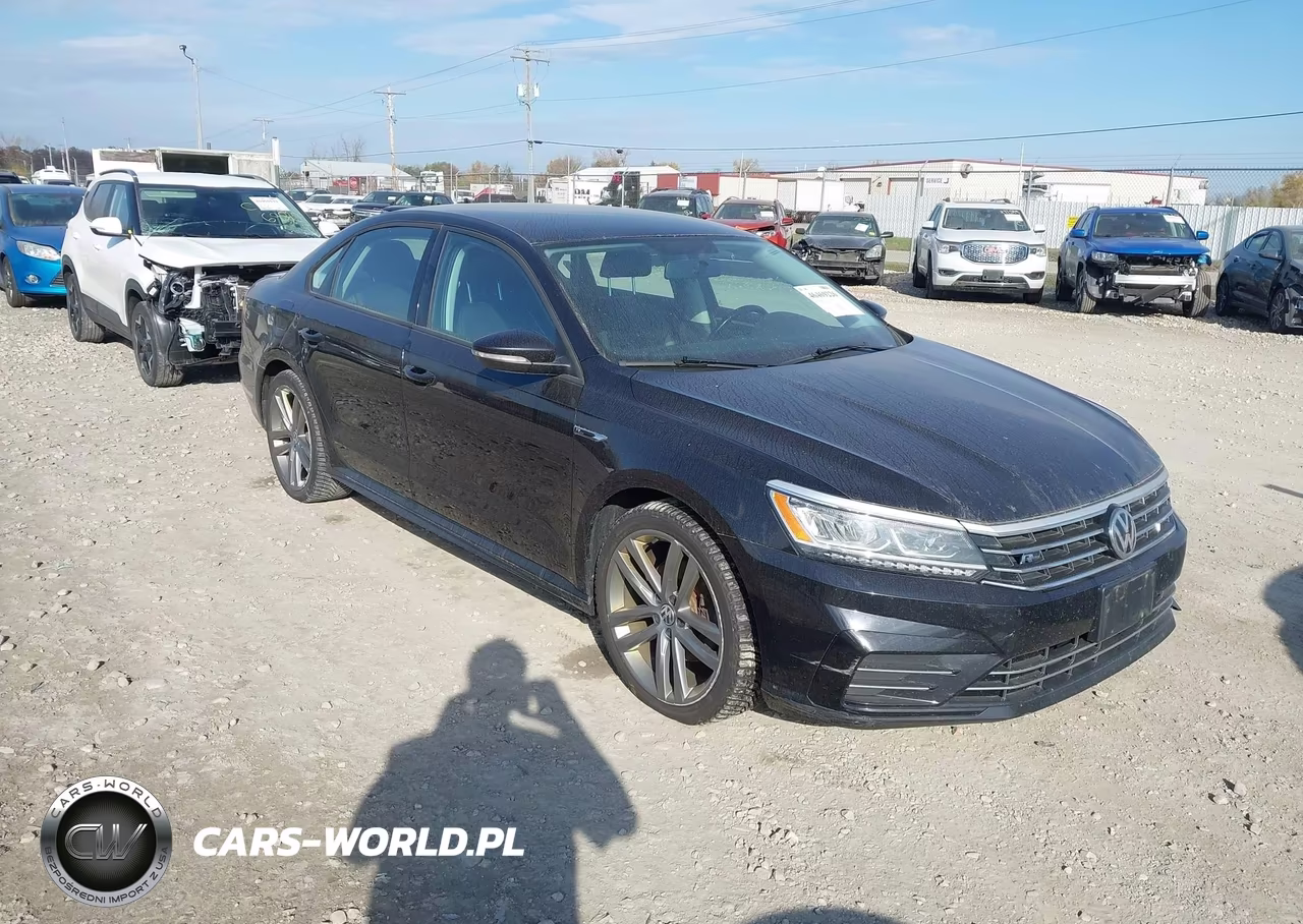 2018 Volkswagen Passat 2.0T R-Line-2.0T S VIN:1VWAA7A34JC000387 - 1