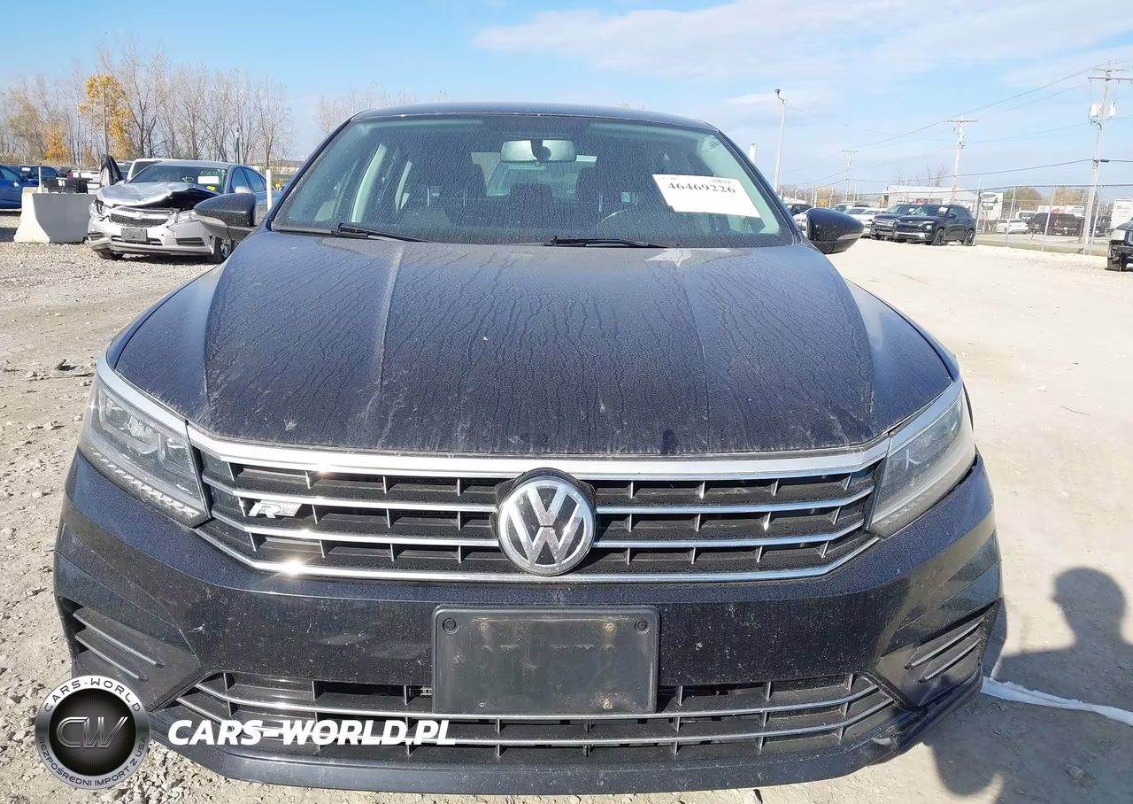 2018 Volkswagen Passat 2.0T R-Line-2.0T S VIN:1VWAA7A34JC000387 - 12