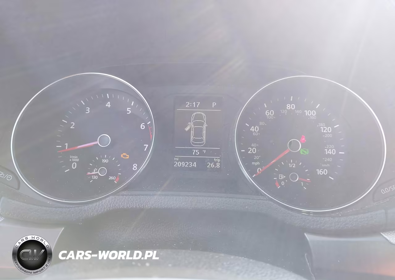 2018 Volkswagen Passat 2.0T R-Line-2.0T S VIN:1VWAA7A34JC000387 - 7