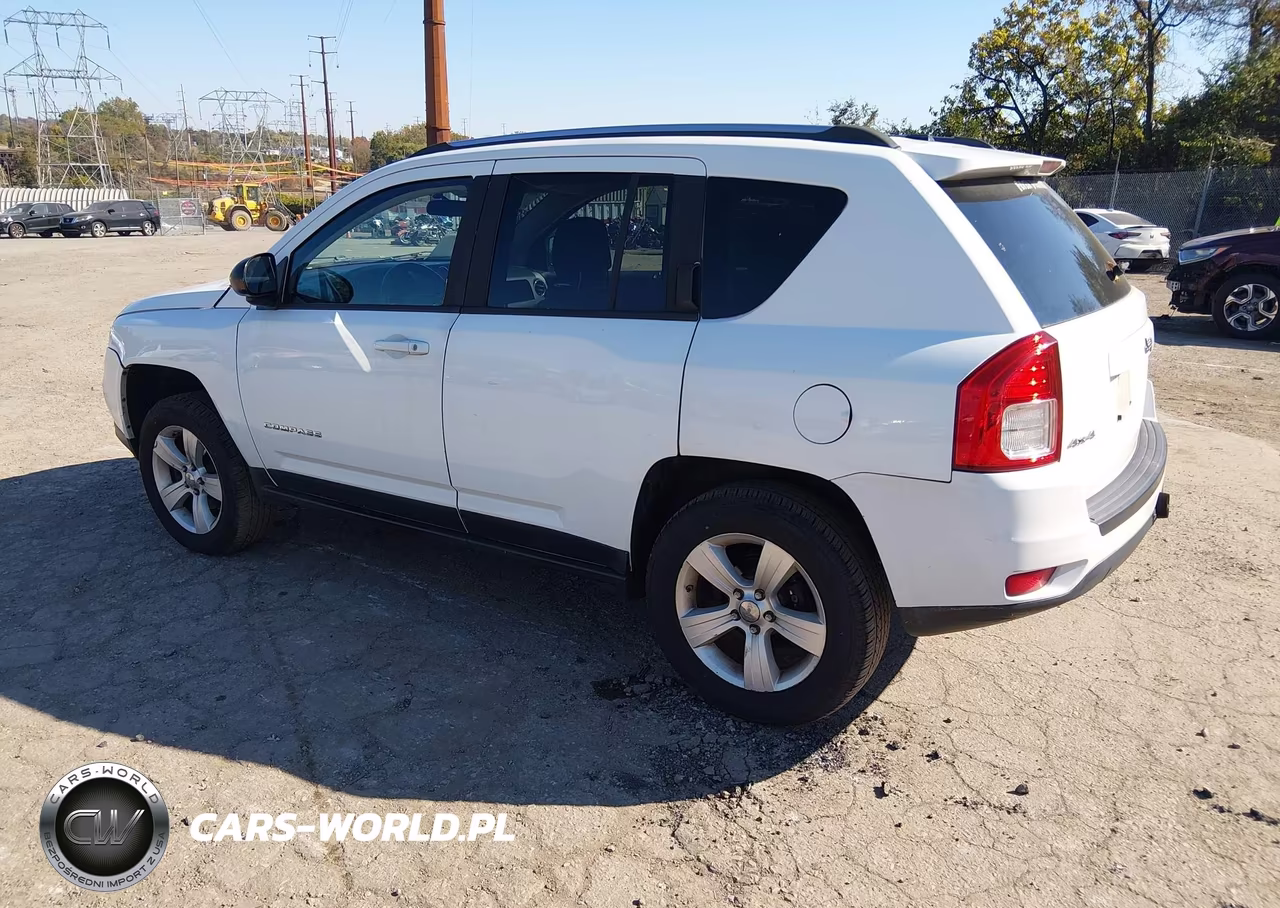 2012 Jeep Compass Latitude VIN:1C4NJDEB0CD514299 - 3