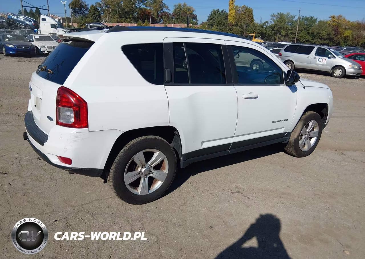 2012 Jeep Compass Latitude VIN:1C4NJDEB0CD514299 - 4