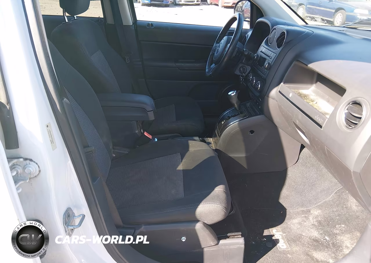 2012 Jeep Compass Latitude VIN:1C4NJDEB0CD514299 - 5