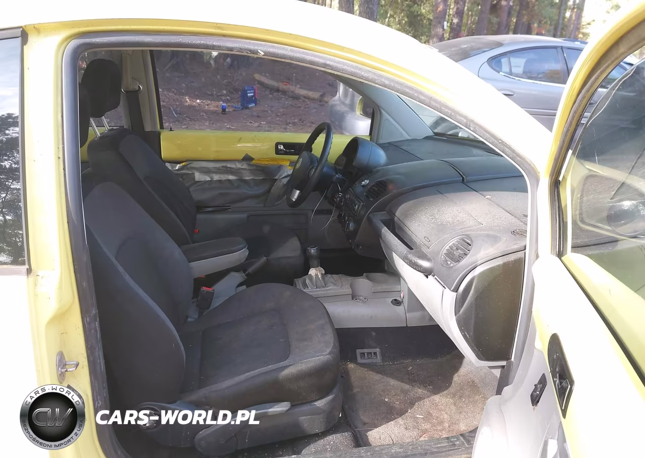 2000 Volkswagen Beetle VIN:3VWCC21C5YM402661 - 5