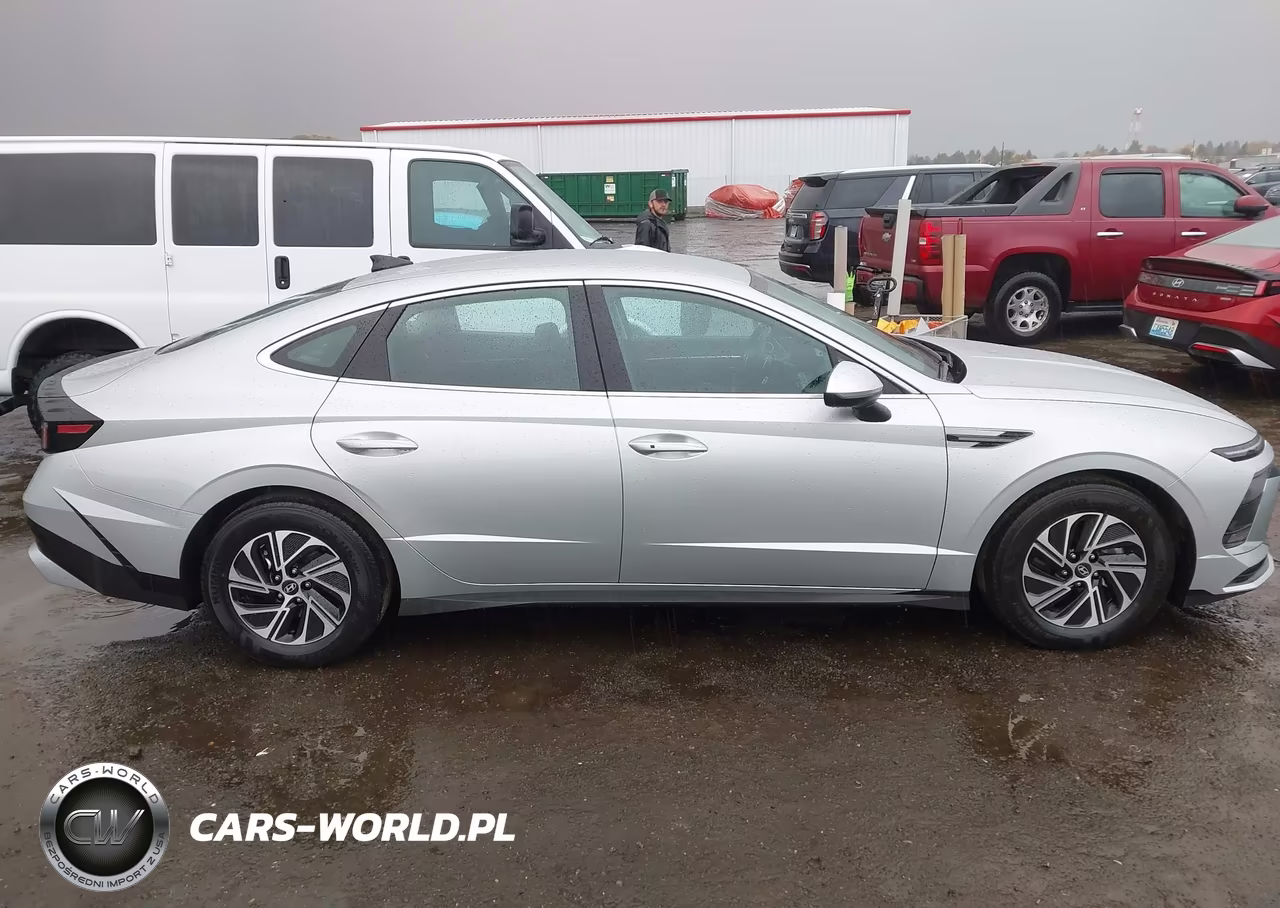 2026 Hyundai Sonata Hybrid Blue VIN:KMHL24JJ7TA160716 - 14