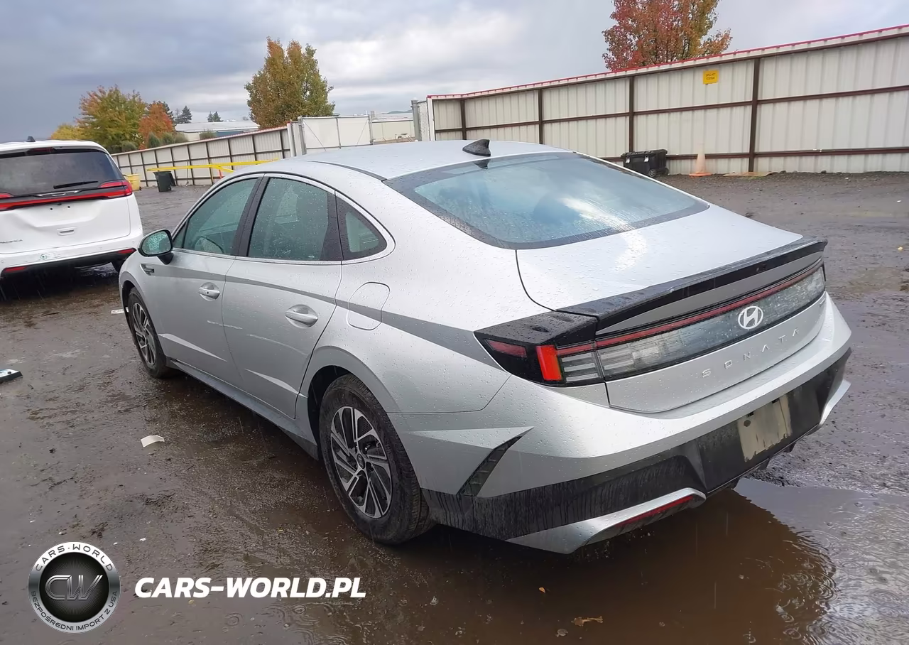2026 Hyundai Sonata Hybrid Blue VIN:KMHL24JJ7TA160716 - 3