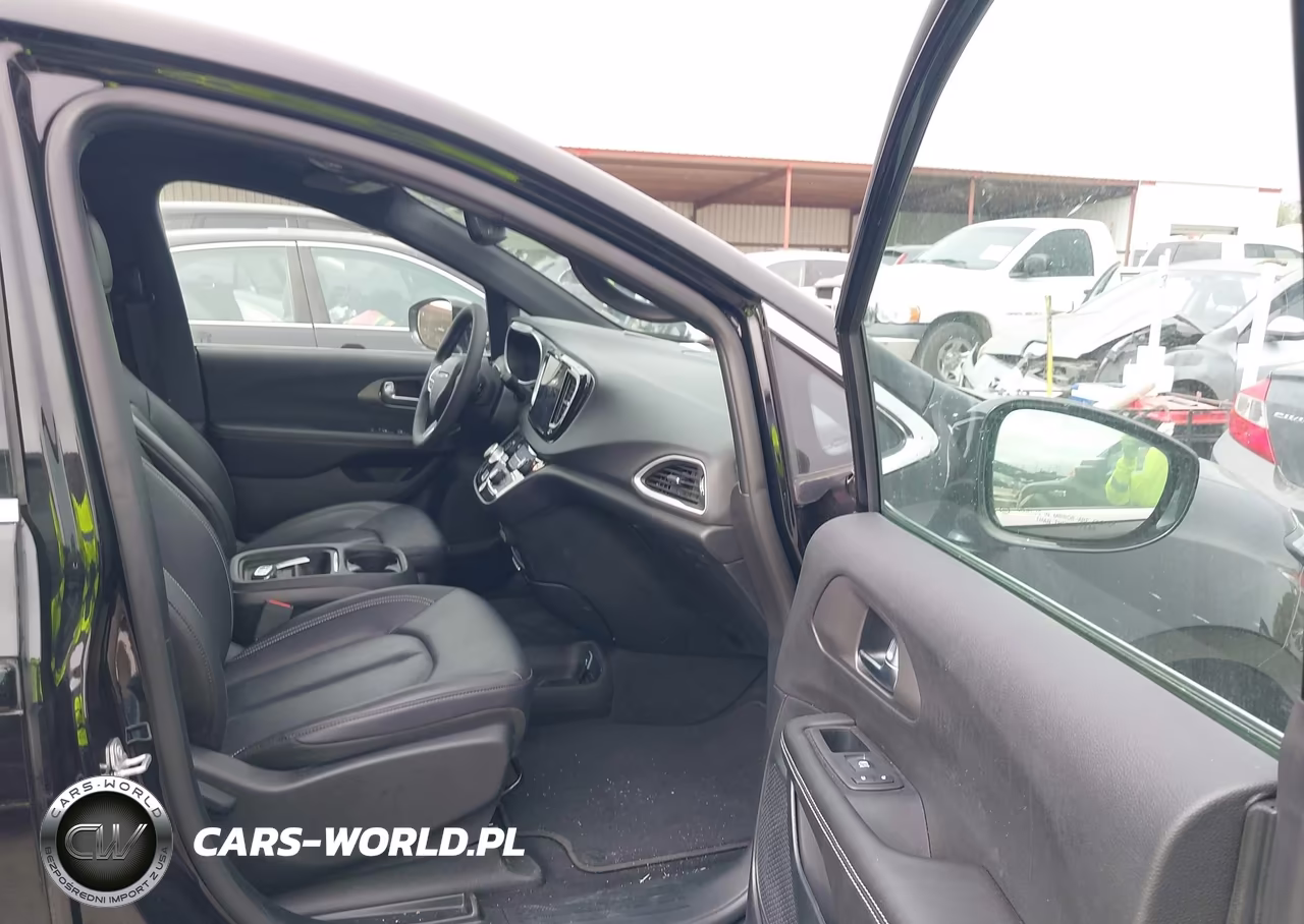 2027 Chrysler Pacifica VIN:2C4RC1BG0VR571404 - 5