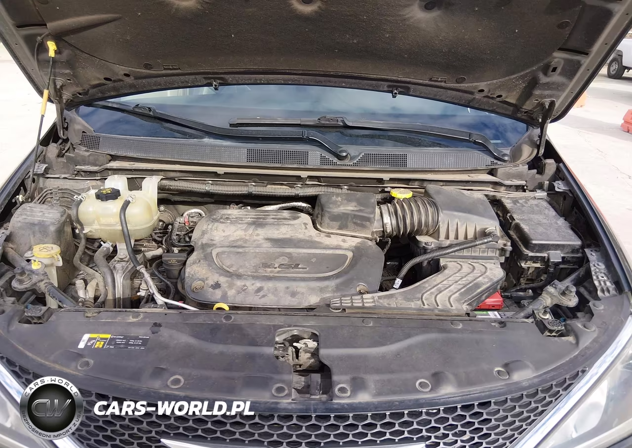 2020 Chrysler Pacifica Touring L VIN:2C4RC1BG5LR133572 - 10