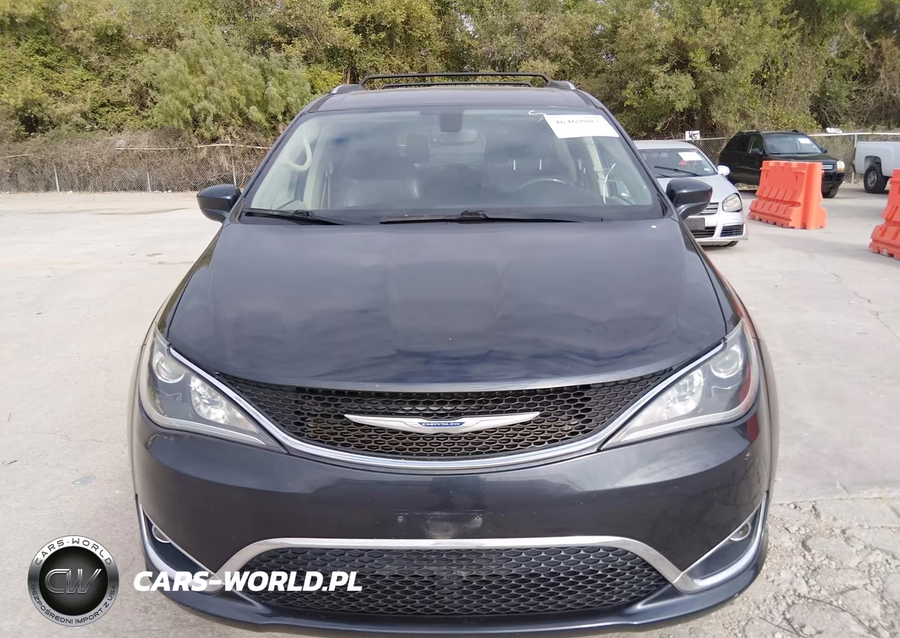 2020 Chrysler Pacifica Touring L VIN:2C4RC1BG5LR133572 - 12