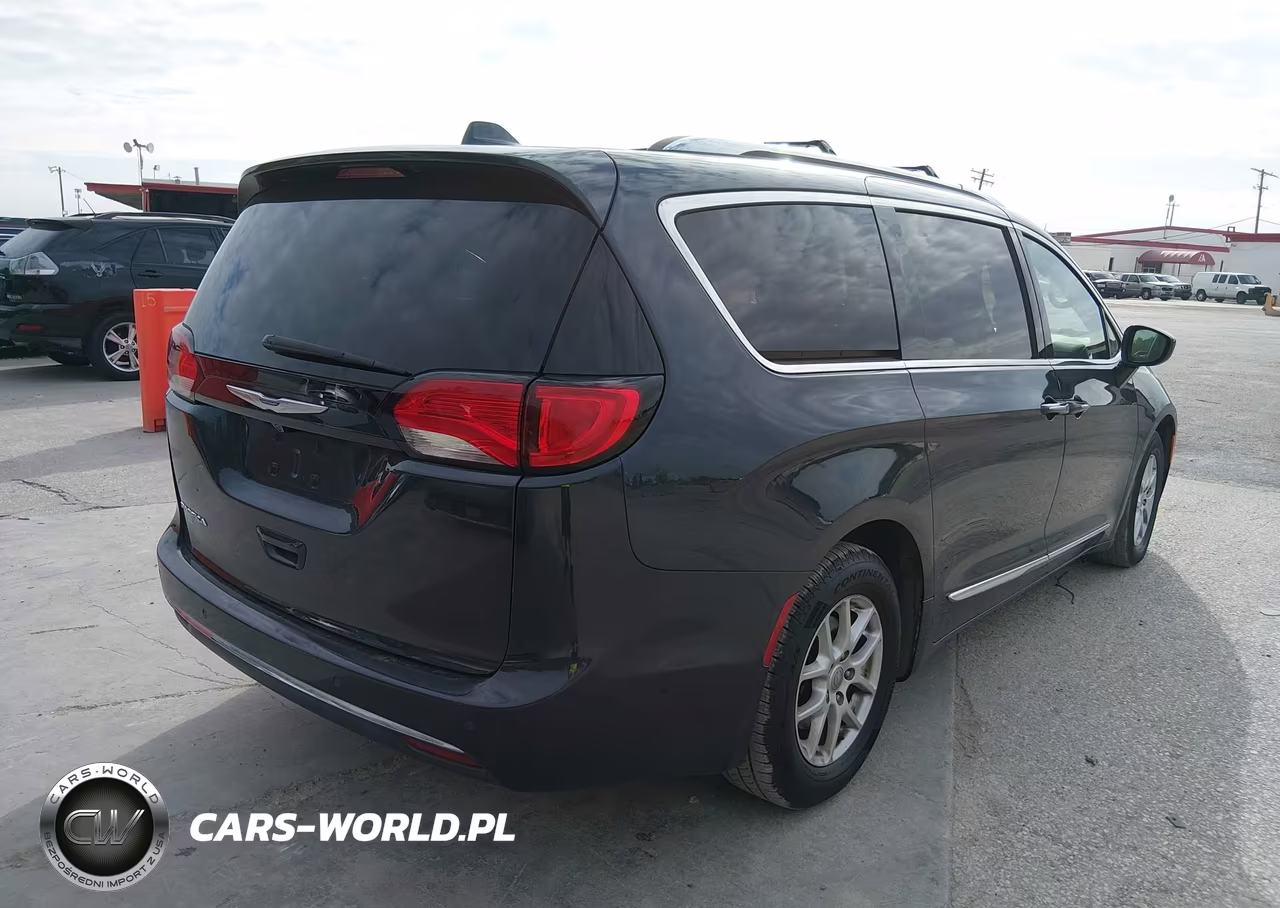 2020 Chrysler Pacifica Touring L VIN:2C4RC1BG5LR133572 - 4