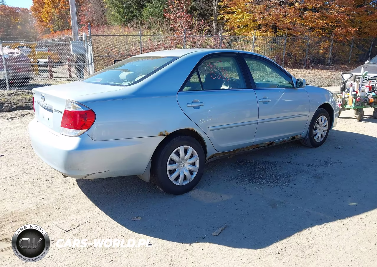 2005 Toyota Camry Le VIN:4T1BE32KX5U959895 - 4