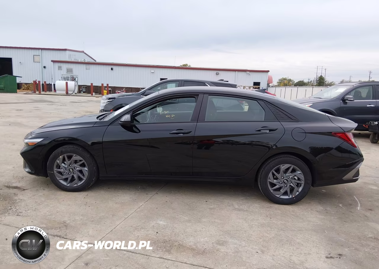2026 Hyundai Elantra Hybrid Blue VIN:KMHLM4DJ8TU221124 - 14