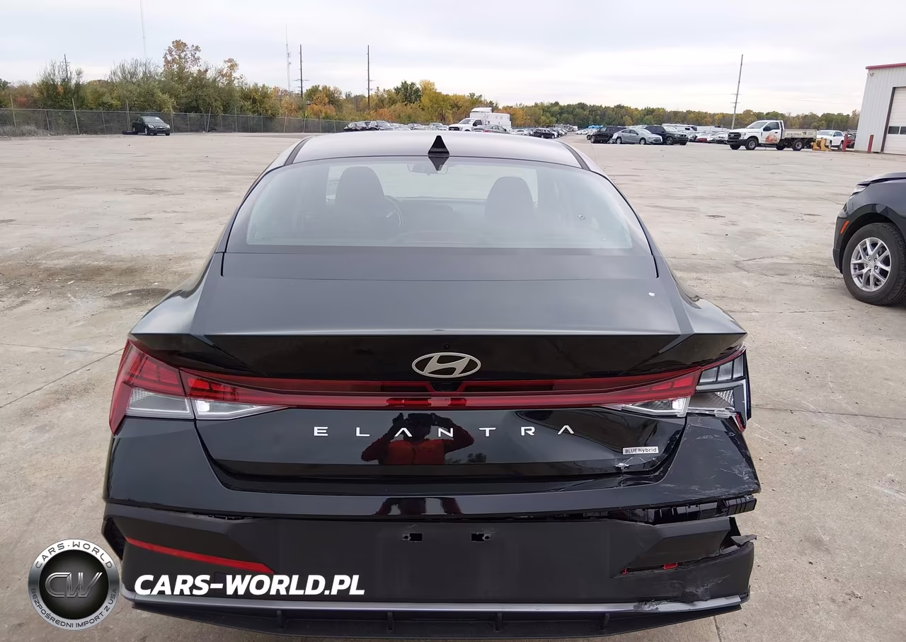 2026 Hyundai Elantra Hybrid Blue VIN:KMHLM4DJ8TU221124 - 16
