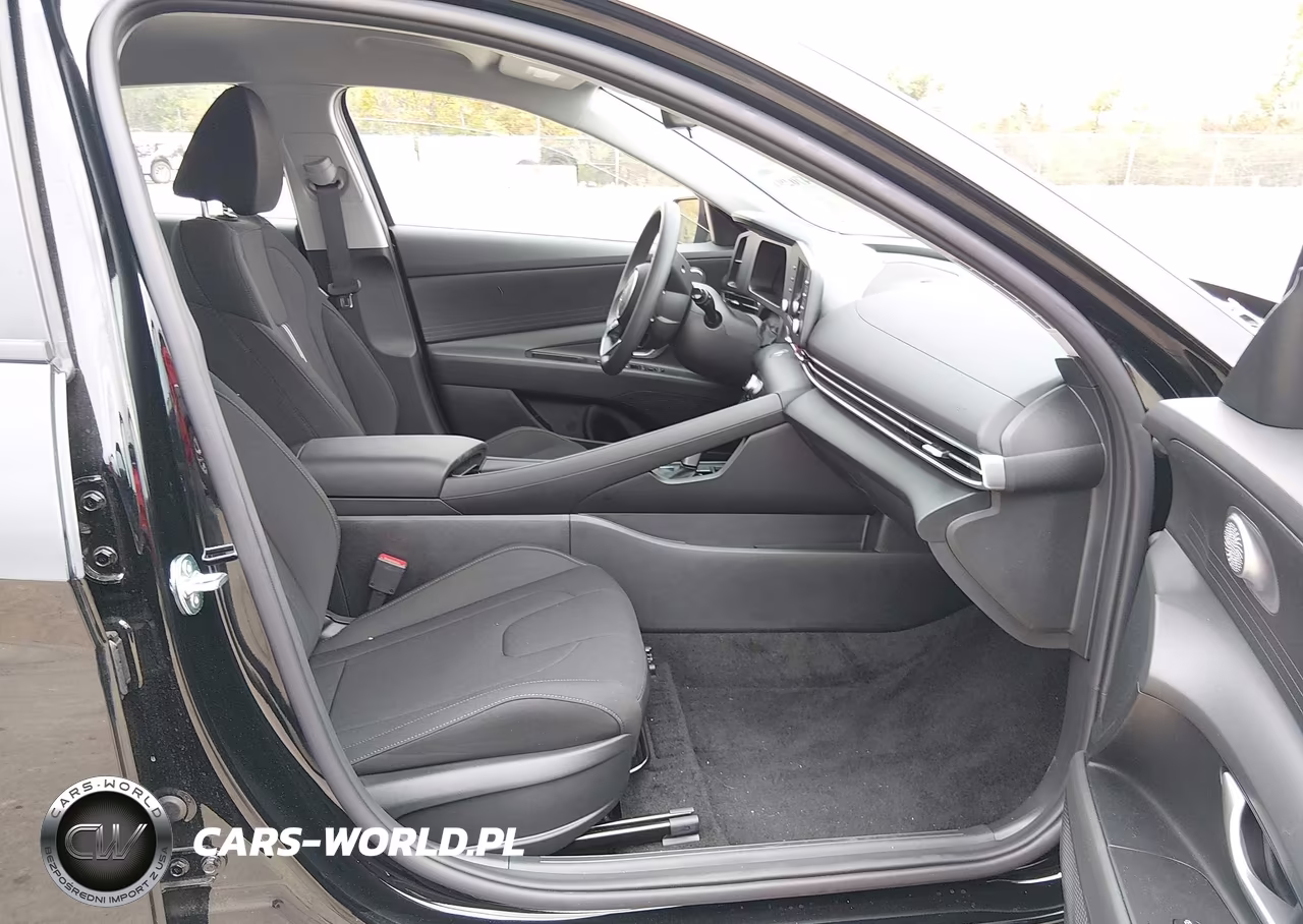 2026 Hyundai Elantra Hybrid Blue VIN:KMHLM4DJ8TU221124 - 5