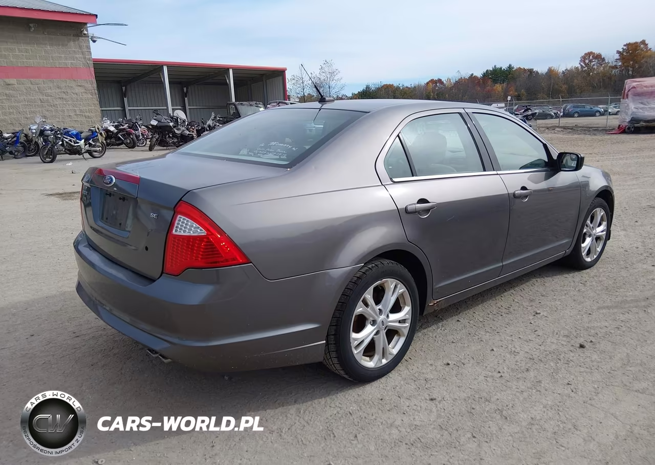 2012 Ford Fusion Se VIN:3FAHP0HA6CR424448 - 4