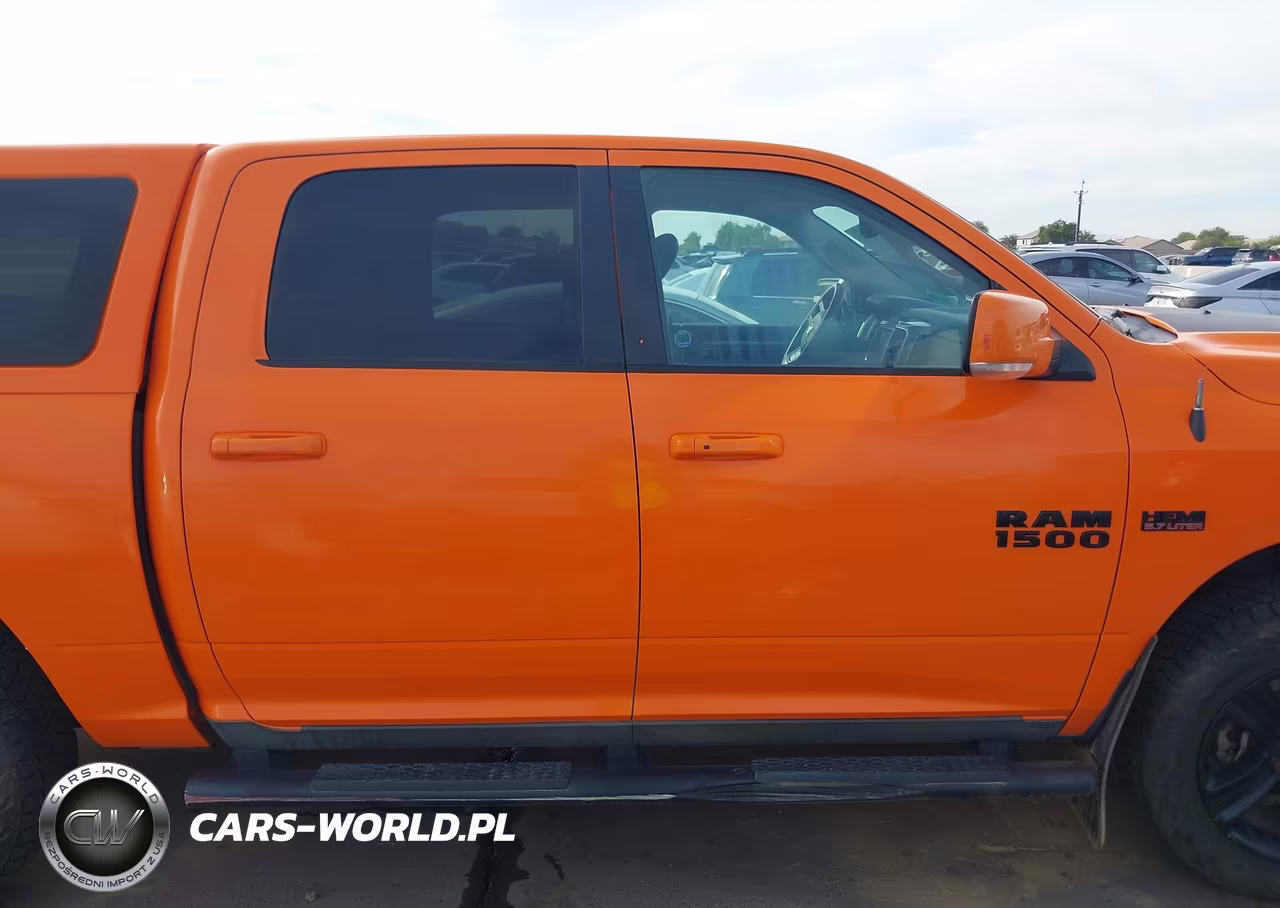 2017 Ram 1500 Sport VIN:1C6RR7MT6HS599035 - 13