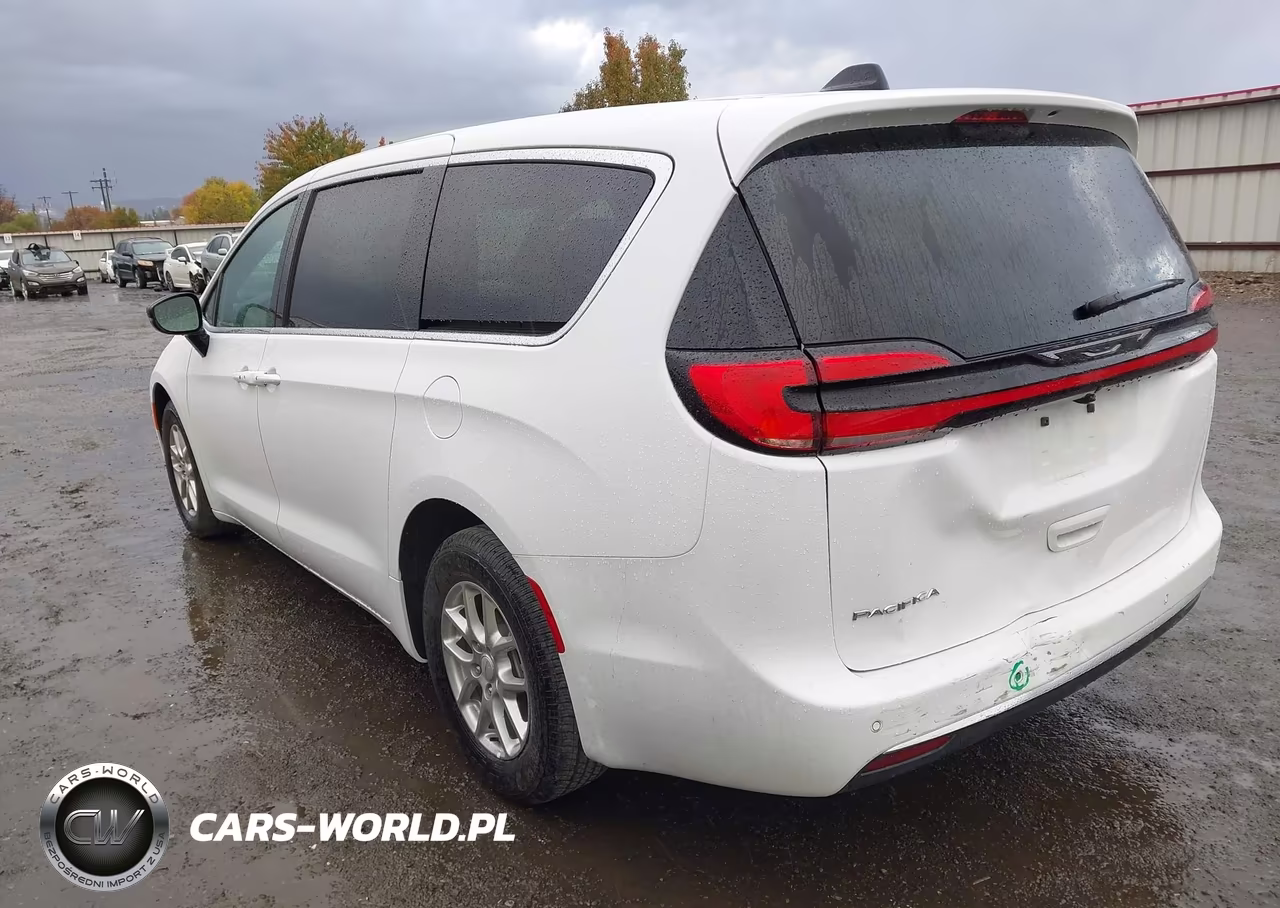 2027 Chrysler Pacifica VIN:2C4RC1BG0VR563724 - 3