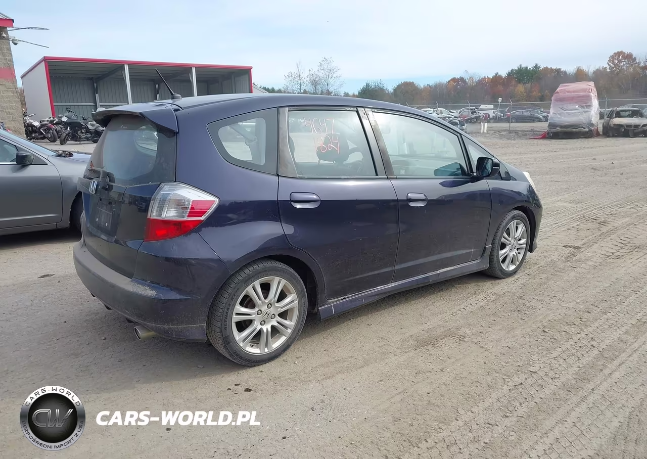 2010 Honda Fit Sport VIN:JHMGE8H6XAC030287 - 4