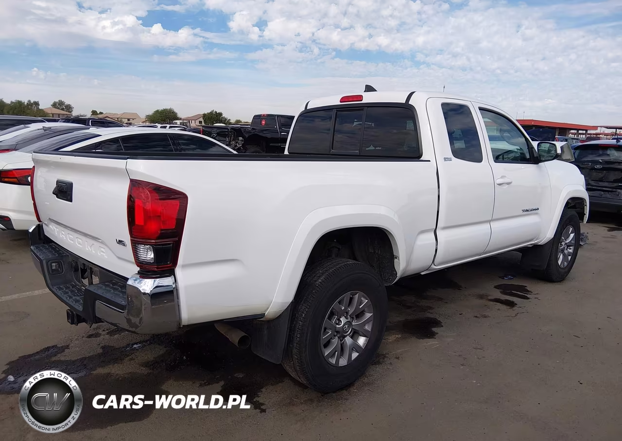 2018 Toyota Tacoma Sr5 V6 VIN:5TFRZ5CN0JX065828 - 4