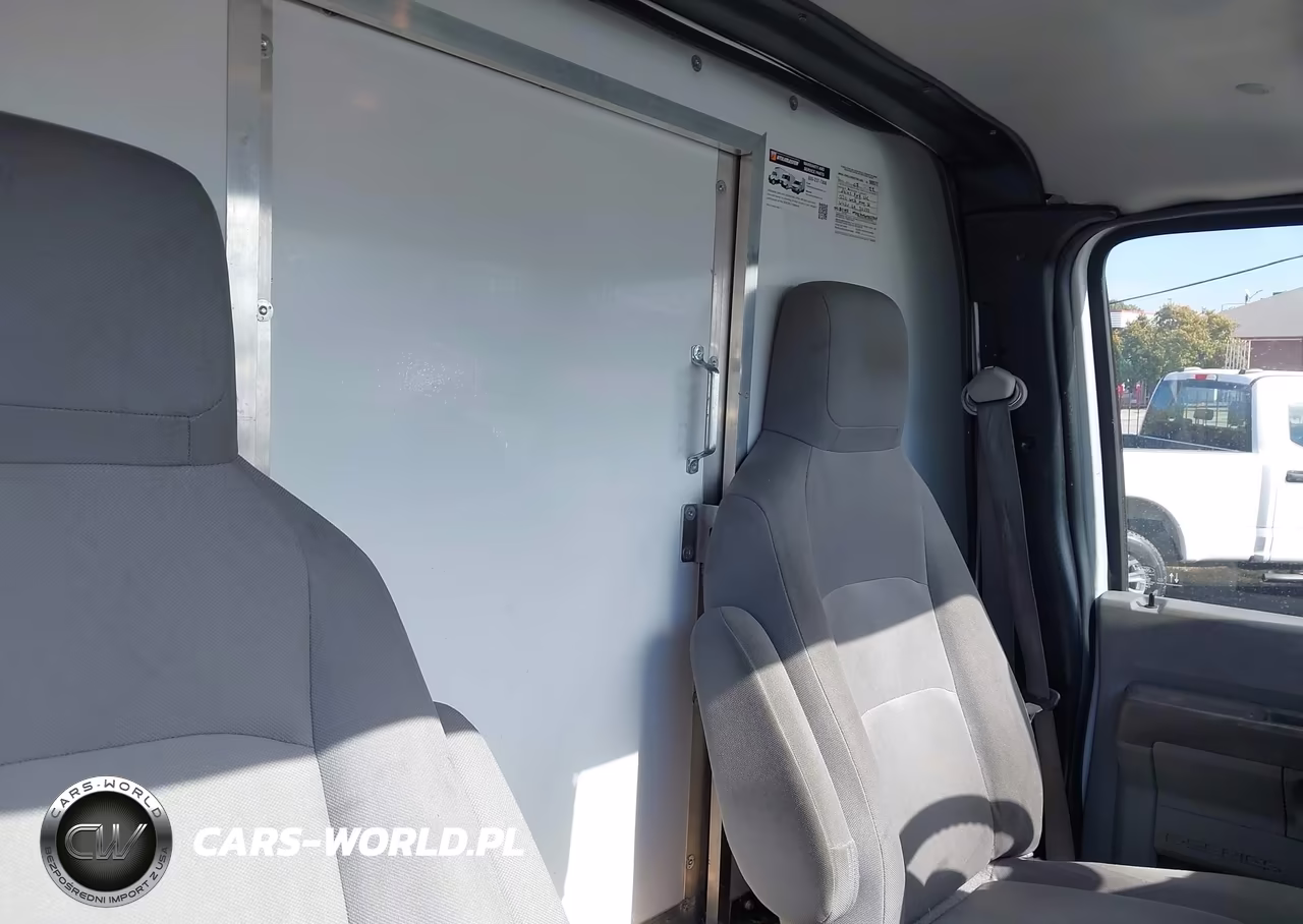 2022 Ford Econoline E450 Super Duty Cutaway Van VIN:1FDXE4FN6NDC28705 - 6