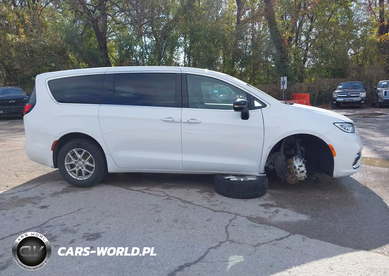 2025 Chrysler Pacifica Select VIN:2C4RC1BG2SR570380 - 13