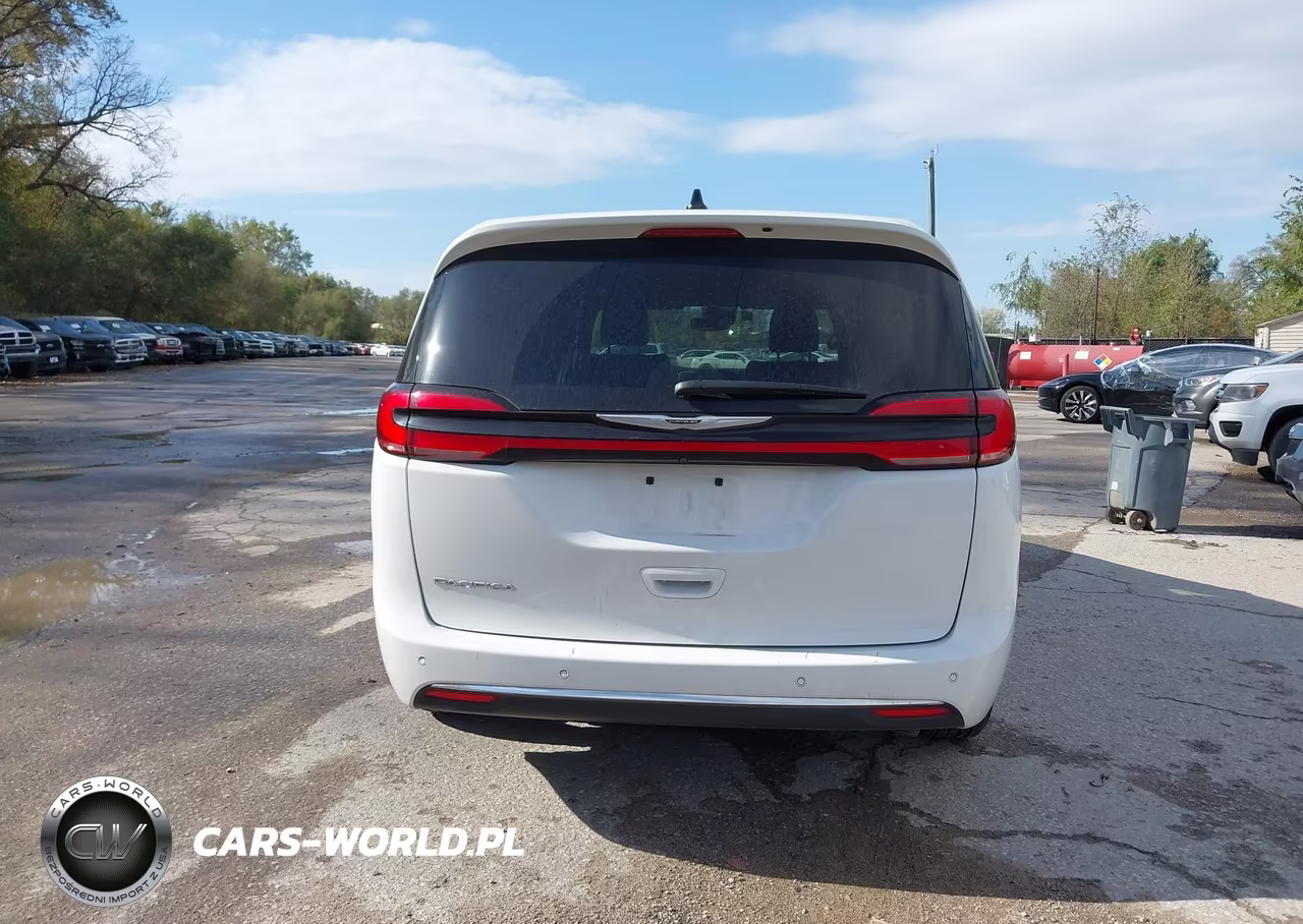 2025 Chrysler Pacifica Select VIN:2C4RC1BG2SR570380 - 16