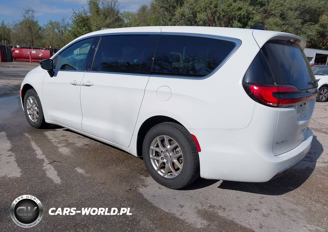 2025 Chrysler Pacifica Select VIN:2C4RC1BG2SR570380 - 3