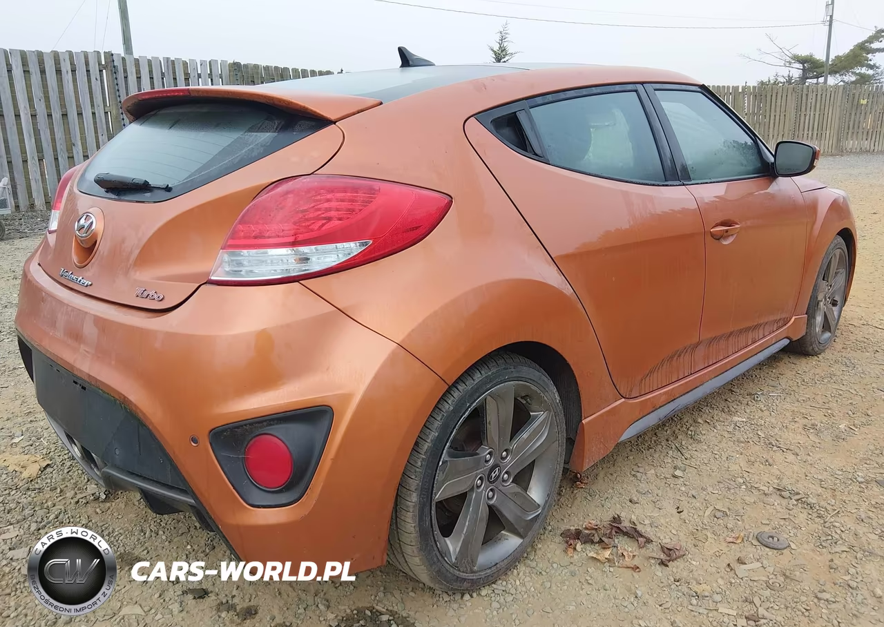 2015 Hyundai Veloster Turbo VIN:KMHTC6AE0FU241085 - 4