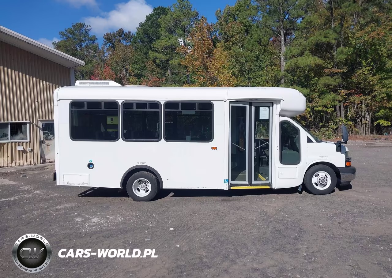 2012 Chevrolet Express Cutaway 4500 Series Diesel VIN:1GB6G5BL9C1174615 - 15