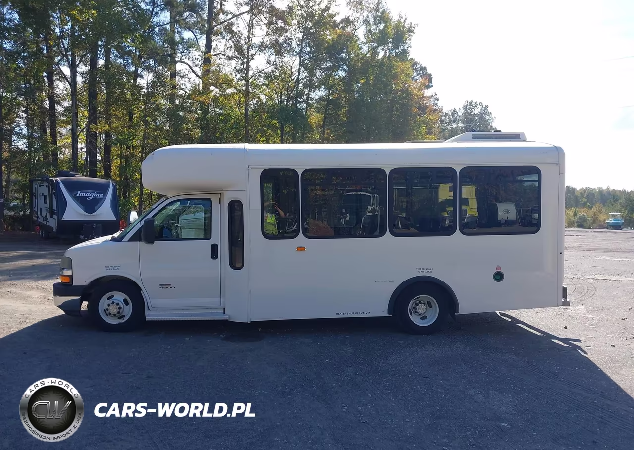 2012 Chevrolet Express Cutaway 4500 Series Diesel VIN:1GB6G5BL9C1174615 - 16