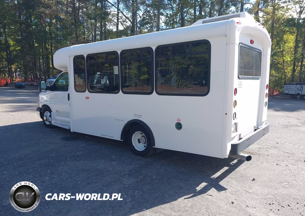 2012 Chevrolet Express Cutaway 4500 Series Diesel VIN:1GB6G5BL9C1174615 - 3