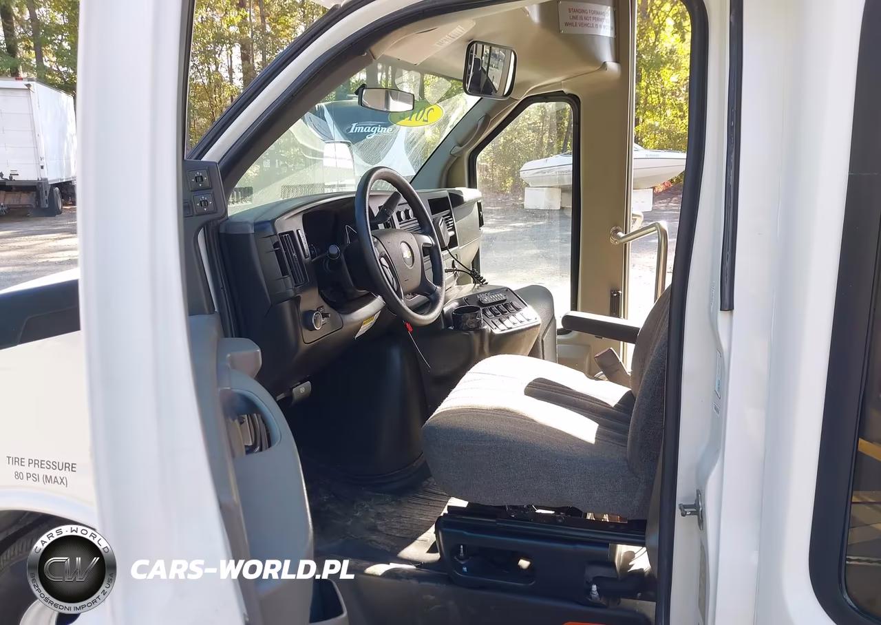 2012 Chevrolet Express Cutaway 4500 Series Diesel VIN:1GB6G5BL9C1174615 - 7
