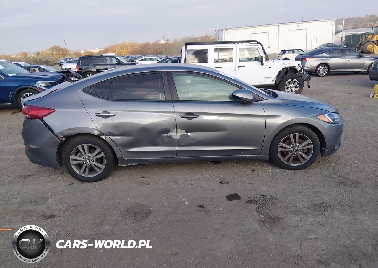 2018 Hyundai Elantra Sel VIN:5NPD84LF1JH300345 - 13