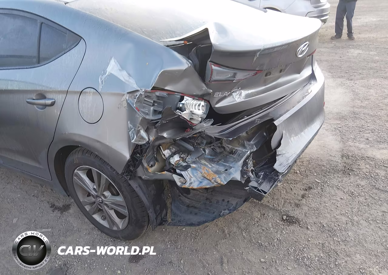 2018 Hyundai Elantra Sel VIN:5NPD84LF1JH300345 - 17