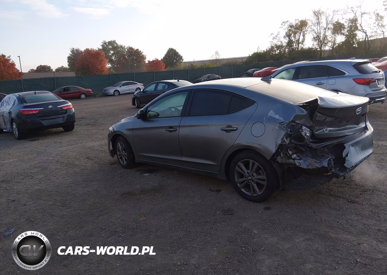 2018 Hyundai Elantra Sel VIN:5NPD84LF1JH300345 - 3