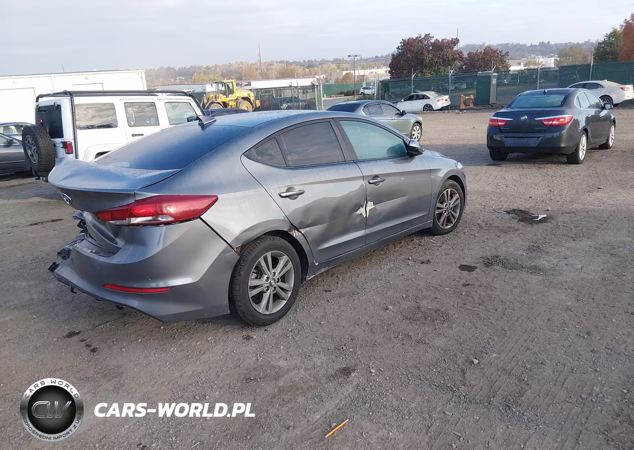 2018 Hyundai Elantra Sel VIN:5NPD84LF1JH300345 - 4