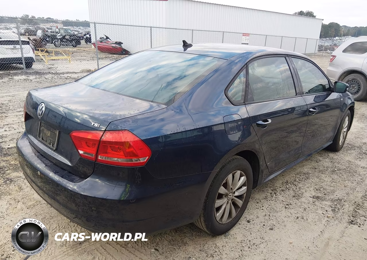 2015 Volkswagen Passat 1.8T Wolfsburg Edition VIN:1VWAT7A37FC062125 - 4
