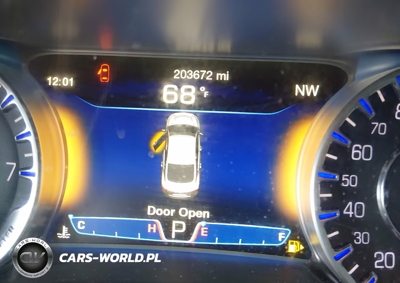 2015 Chrysler 200 C VIN:1C3CCCCB7FN585467 - 7