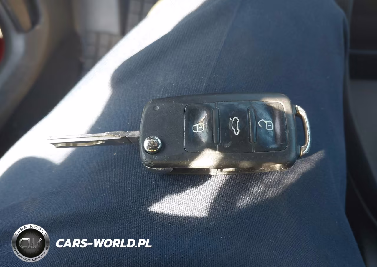 2012 Volkswagen Beetle Entry VIN:3VWFP7ATXCM616309 - 11