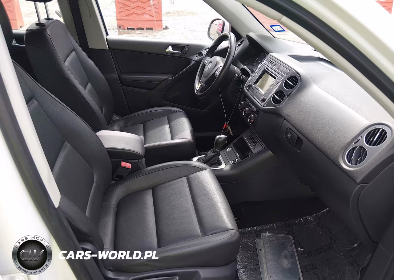 2016 Volkswagen Tiguan S VIN:WVGAV7AX4GW006686 - 5