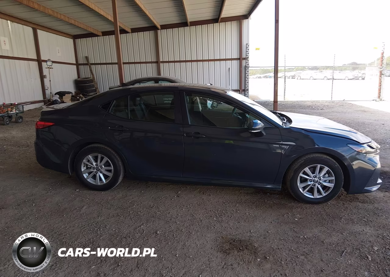 2025 Toyota Camry Le VIN:4T1DAACK1SU136162 - 14