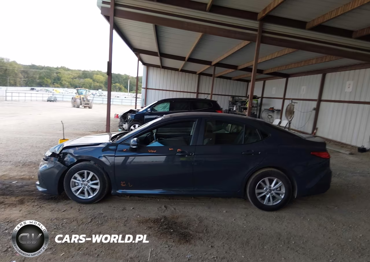 2025 Toyota Camry Le VIN:4T1DAACK1SU136162 - 15