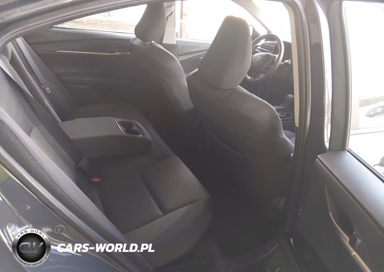 2025 Toyota Camry Le VIN:4T1DAACK1SU136162 - 8