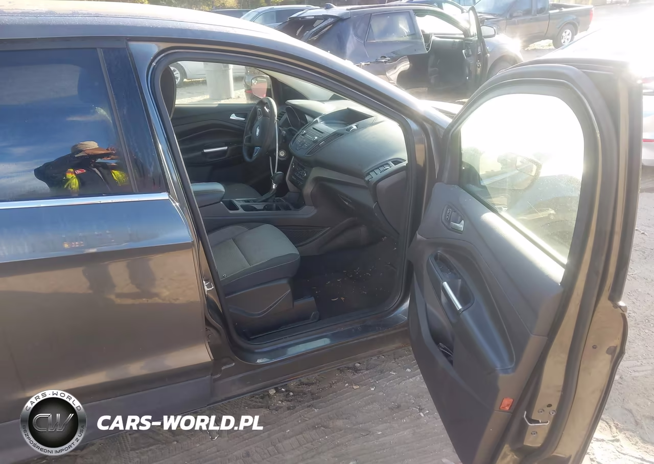 2017 Ford Escape Se VIN:1FMCU0GDXHUC64336 - 5