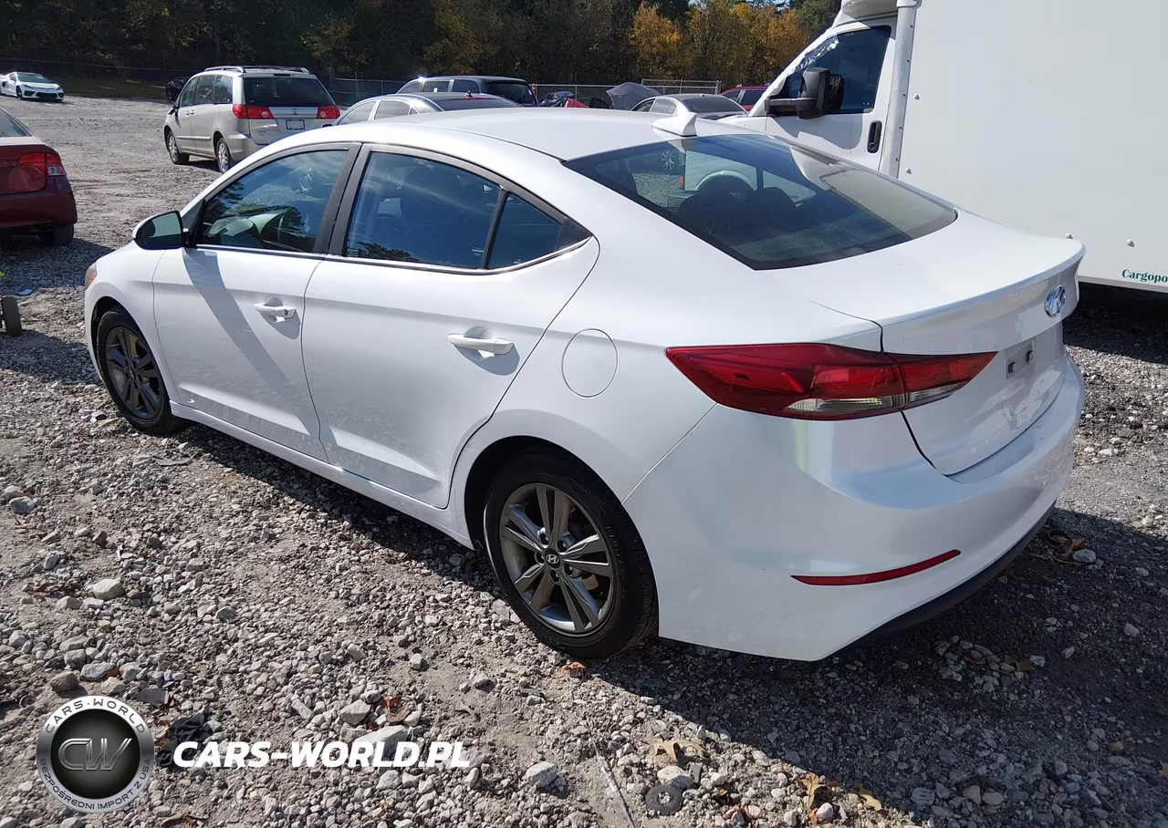 2018 Hyundai Elantra Sel VIN:5NPD84LF0JH301826 - 3