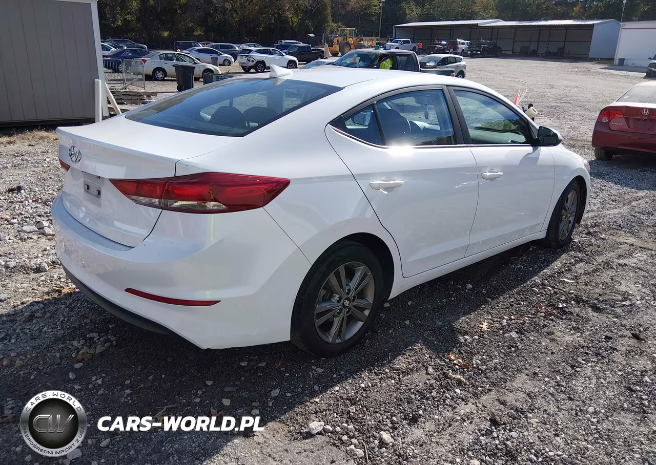 2018 Hyundai Elantra Sel VIN:5NPD84LF0JH301826 - 4