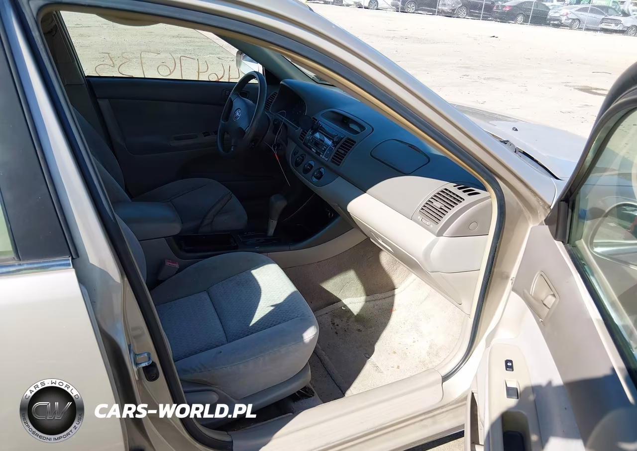 2003 Toyota Camry Le VIN:4T1BE32K13U168166 - 5