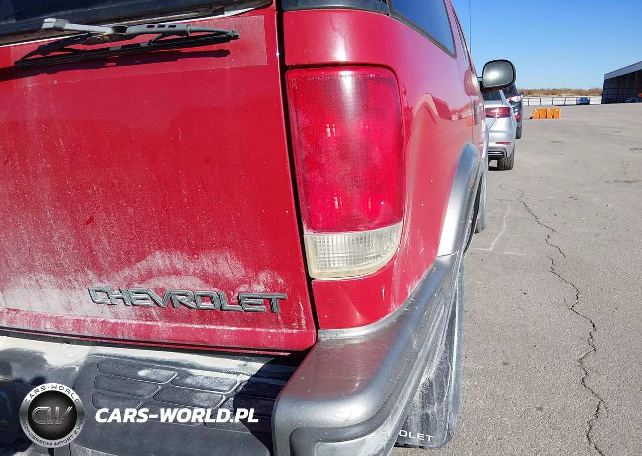 1998 Chevrolet Blazer Ls VIN:1GNDT13W4W2137879 - 13