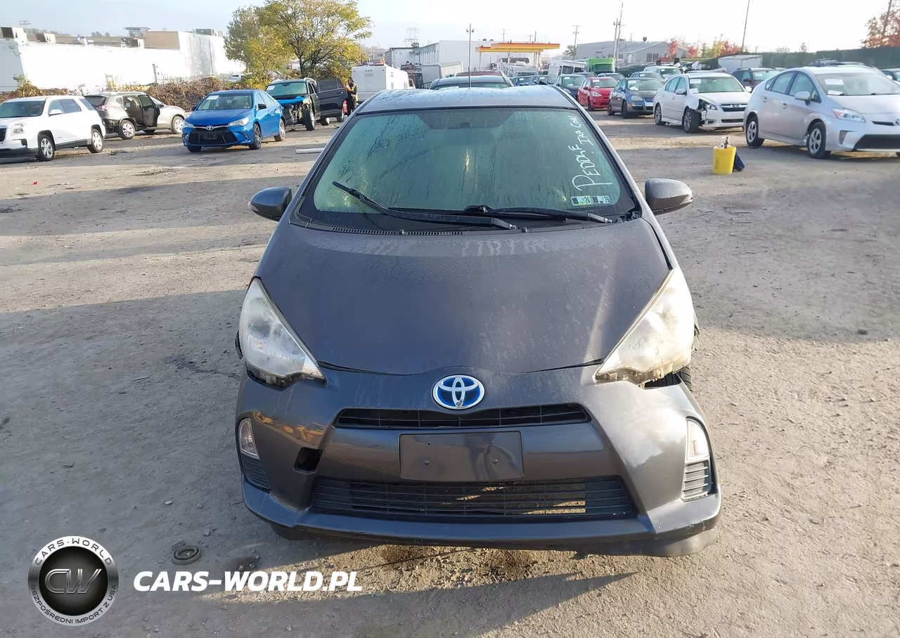 2014 Toyota Prius C VIN:JTDKDTB36E1569085 - 12