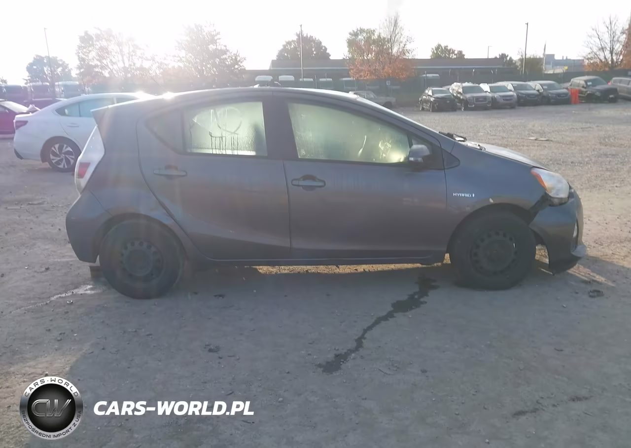 2014 Toyota Prius C VIN:JTDKDTB36E1569085 - 13